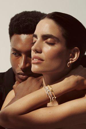Hobbi - Gold "Hobb" Circle Diamond Earrings by Bil Arabi - Tales of Stones