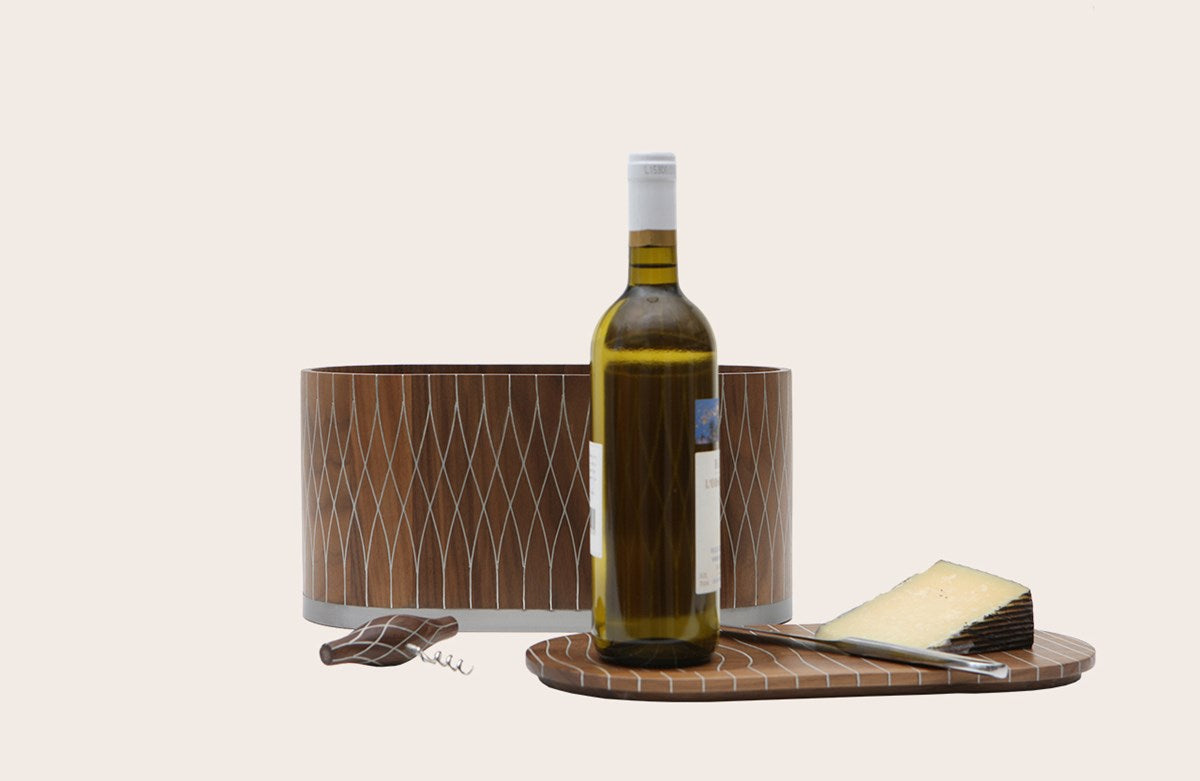 Ice bucket with corkscrew